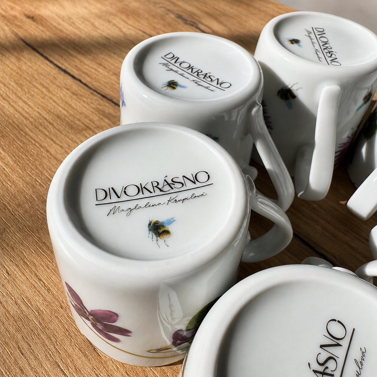 Porcelánový rovný hrnek 90 ml - Sedmikráska