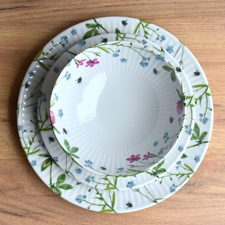 Porcelánová žebrovaná sada - miska, talíř a talířek - Chrpa a sedmikráska