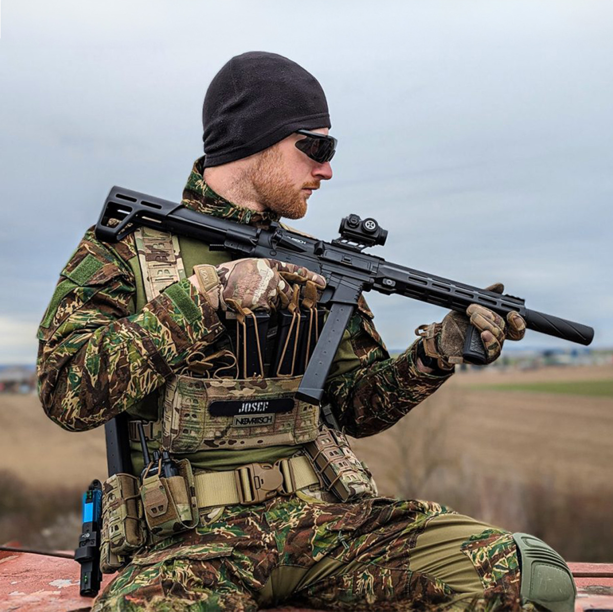 Chest rig vs. taktická vesta: Co ti na hřišti skutečně pomůže?