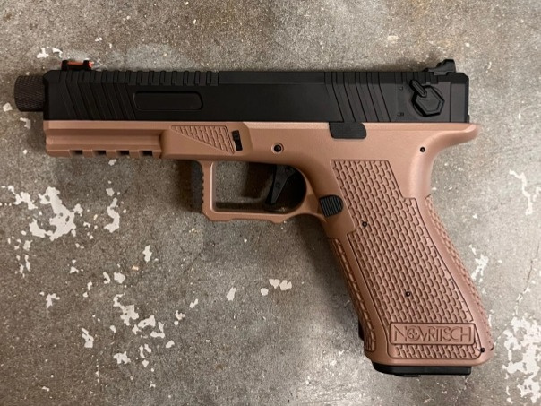 Jak vybrat sekundární zbraň na airsoft, která vás nenechá na holičkách