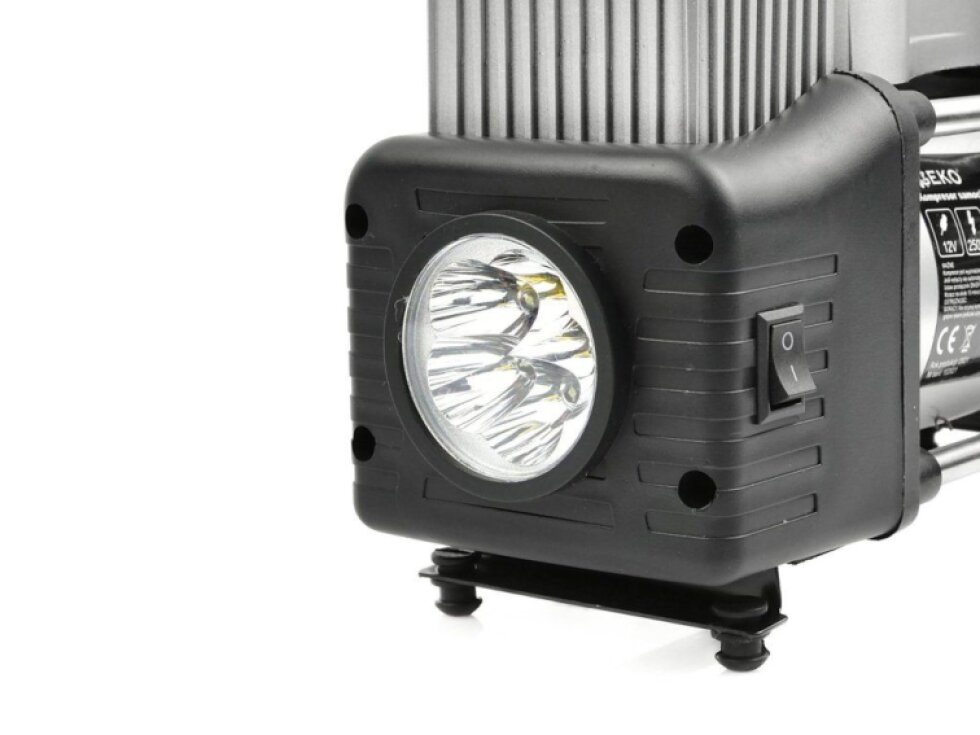 Dvoupístový kompresor do auta 10 bar, 12V, s LED svítilnou a příslušenstvím