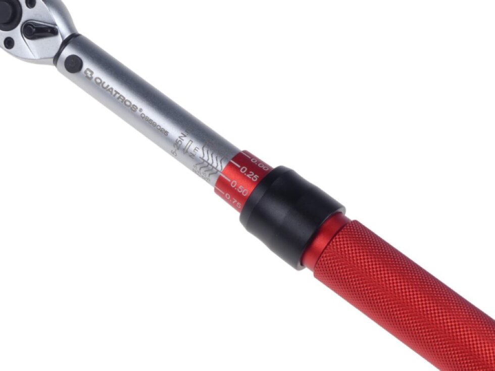 Momentový klíč 1/4", 5-25 Nm, přesný 3%, se zástrčnými hlavicemi, 21 ks - QUATROS QS59001