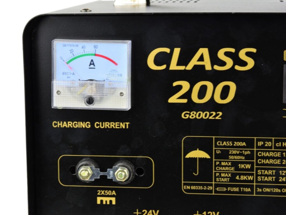Nabíječka autobaterií a startovací zdroj 12/24V, 200A CLASS 200