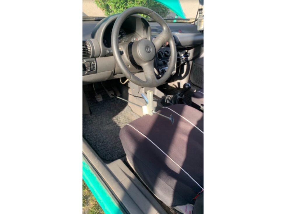 Aretační přípravek, držák na brzdový a plynový pedál - QUATROS QS14032