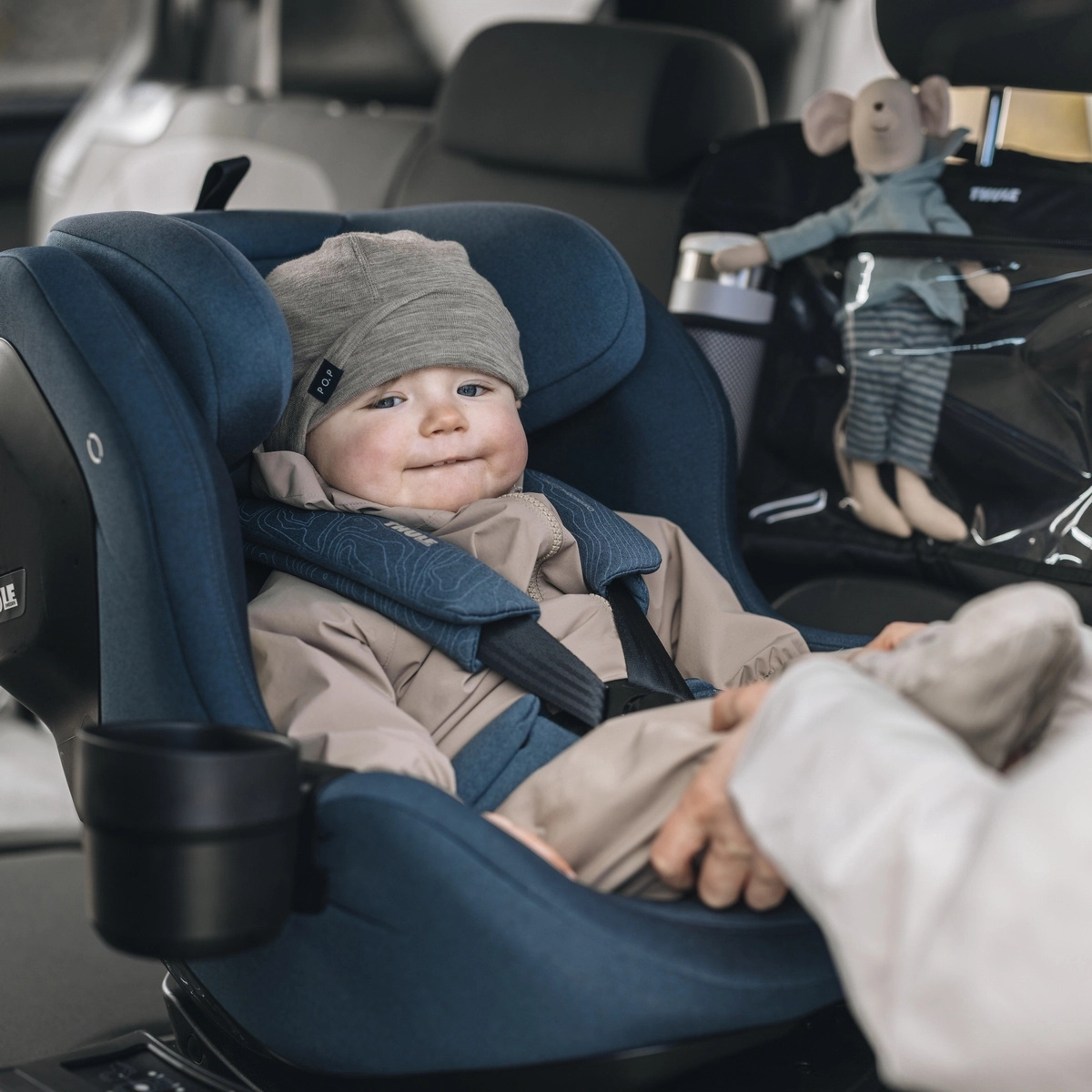 Thule Elm Connect Autosedačka - Black