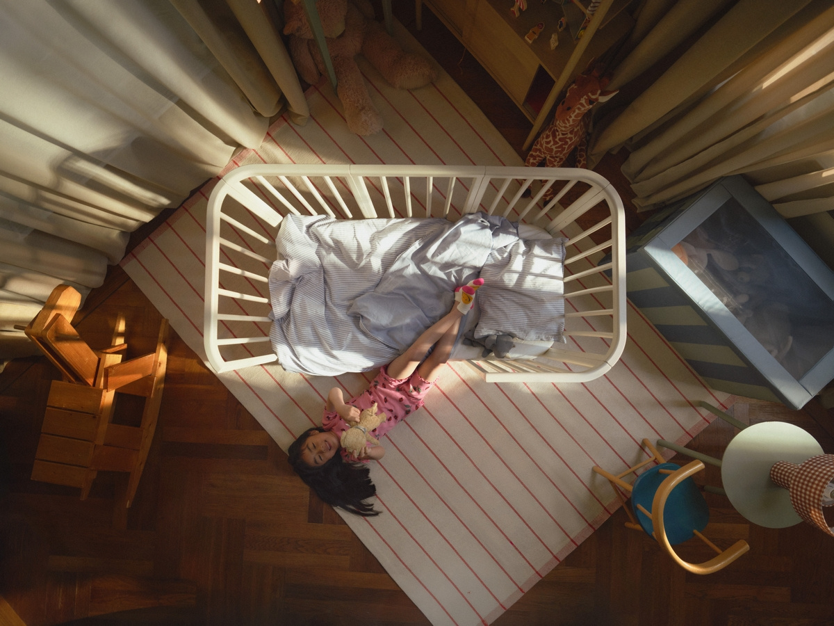 Stokke Nighti™ Rostoucí postýlka 3v1 s příslušentvím - Vanilla White