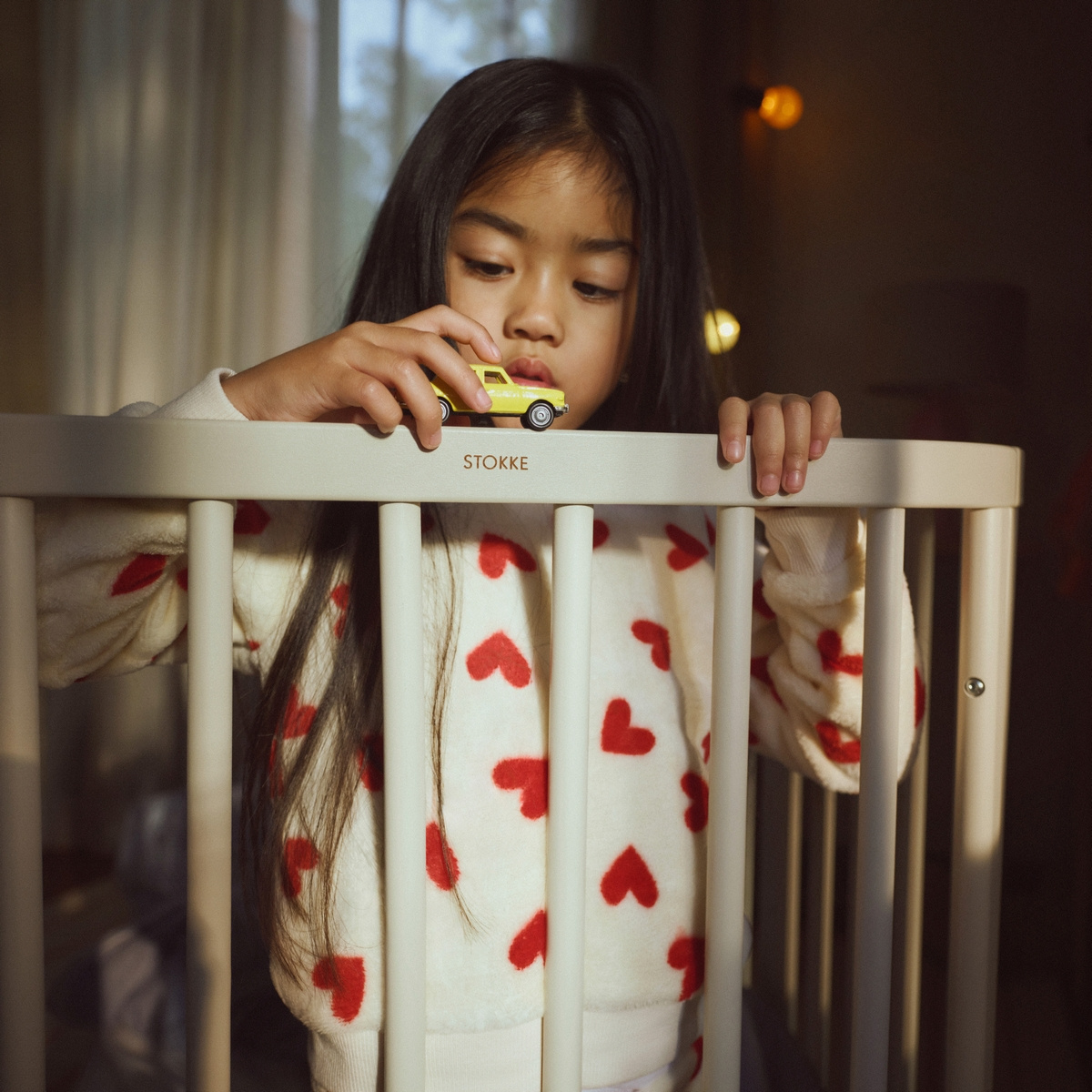 Stokke Nighti™ Rostoucí postýlka 3v1 s příslušentvím - Vanilla White