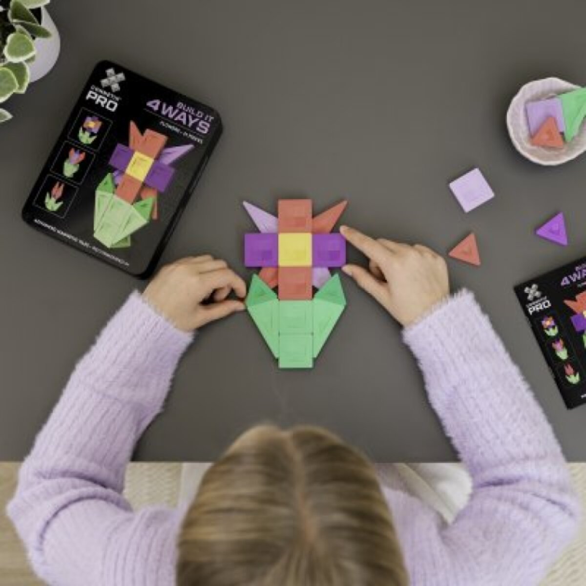 Connetix Magnetická stavebnice - Pro Build It 4 Ways Flowers Set, 21 ks