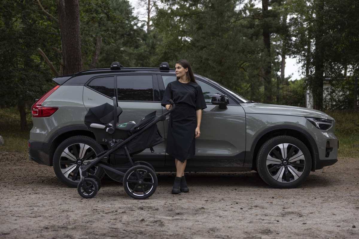 Thule Urban Glide 4-Wheel s magnetickou sponou - Dark Slate
