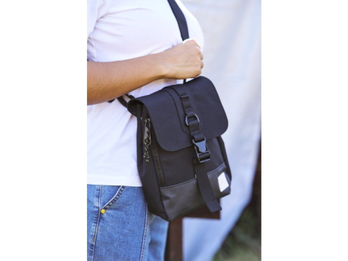 CAT crossbody taška Core X Mangla - černá