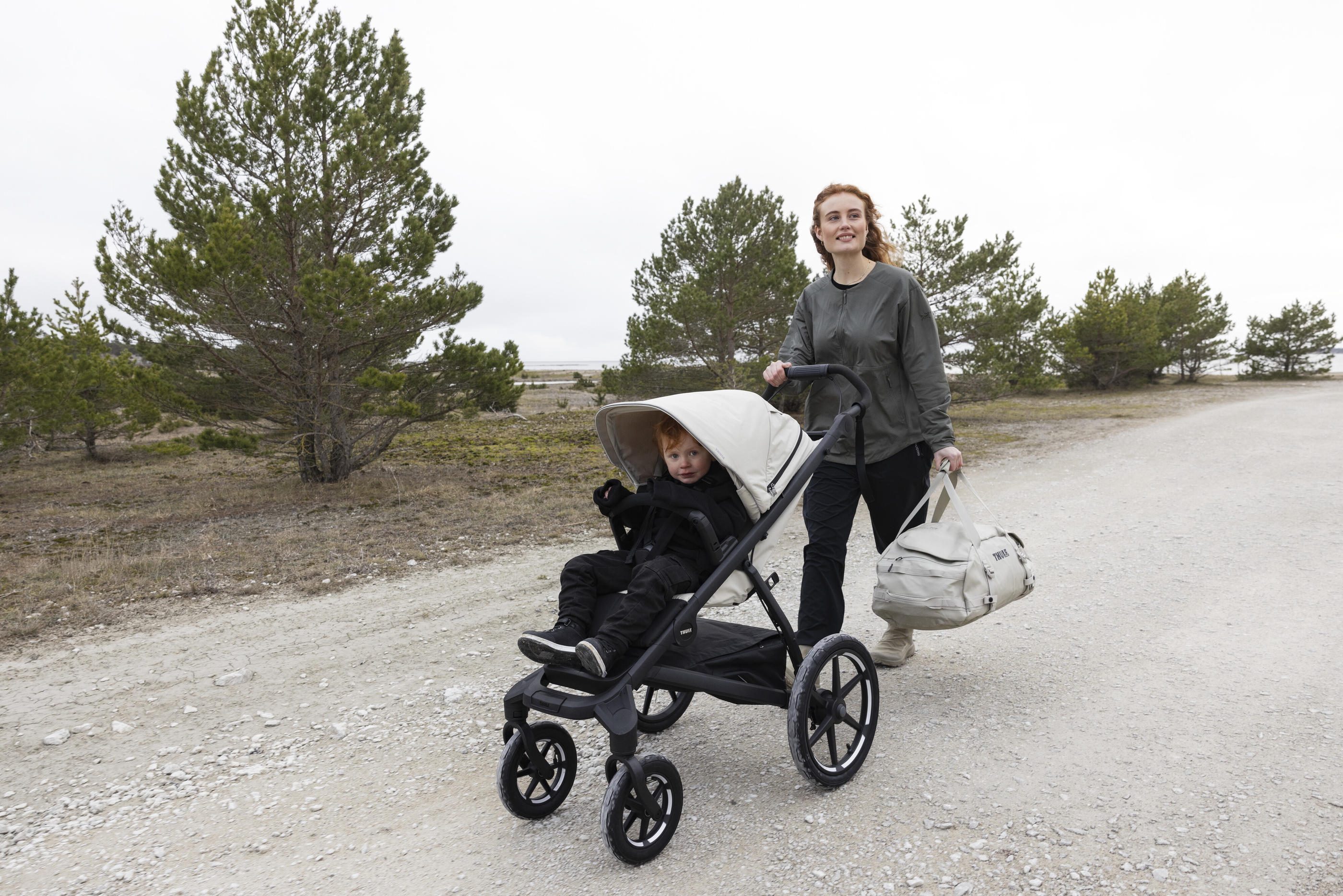 Thule Urban Glide 4 s magnetickou sponou - Dark Slate