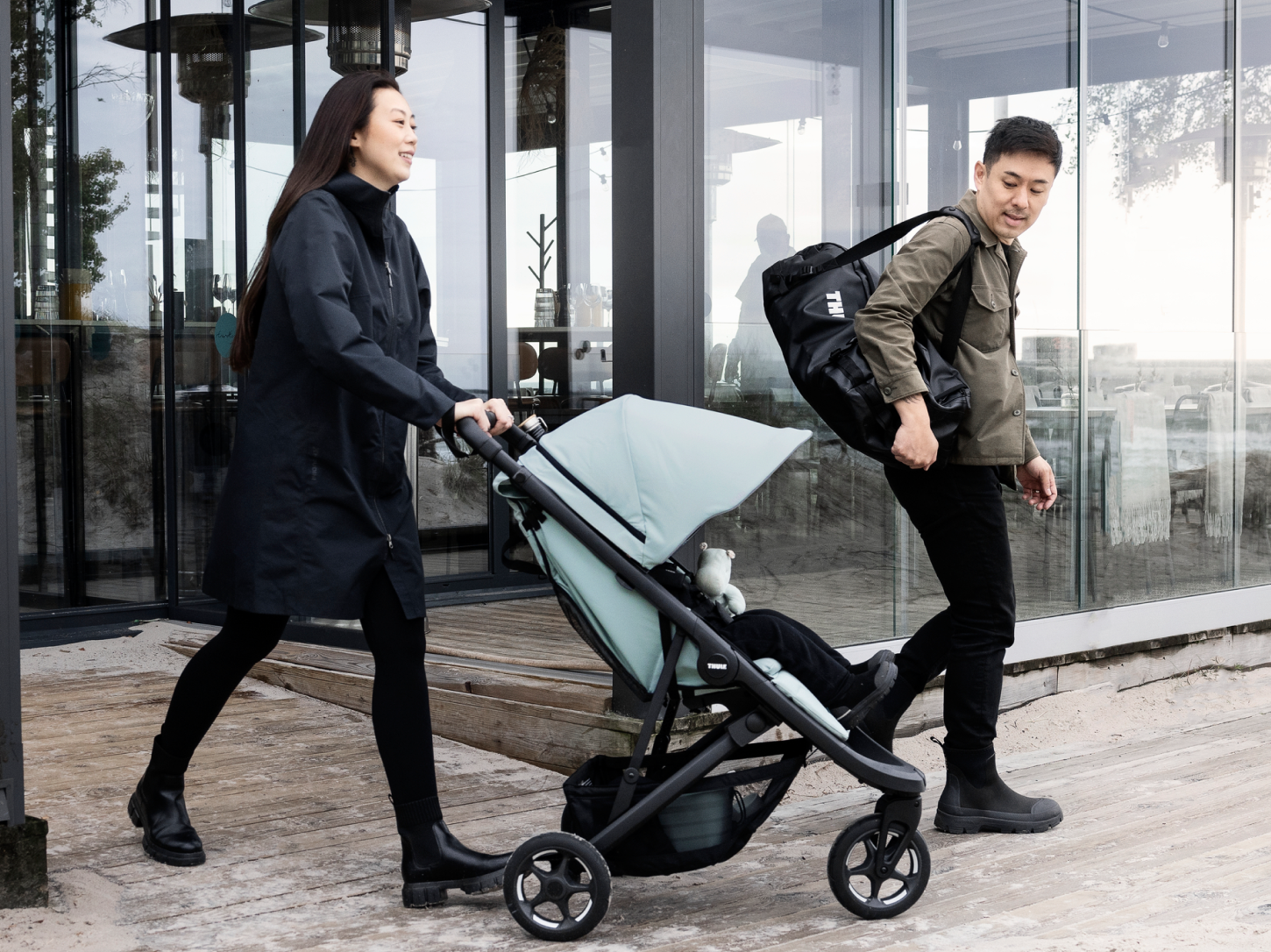 Thule Spring 2 kočárek Black on Black