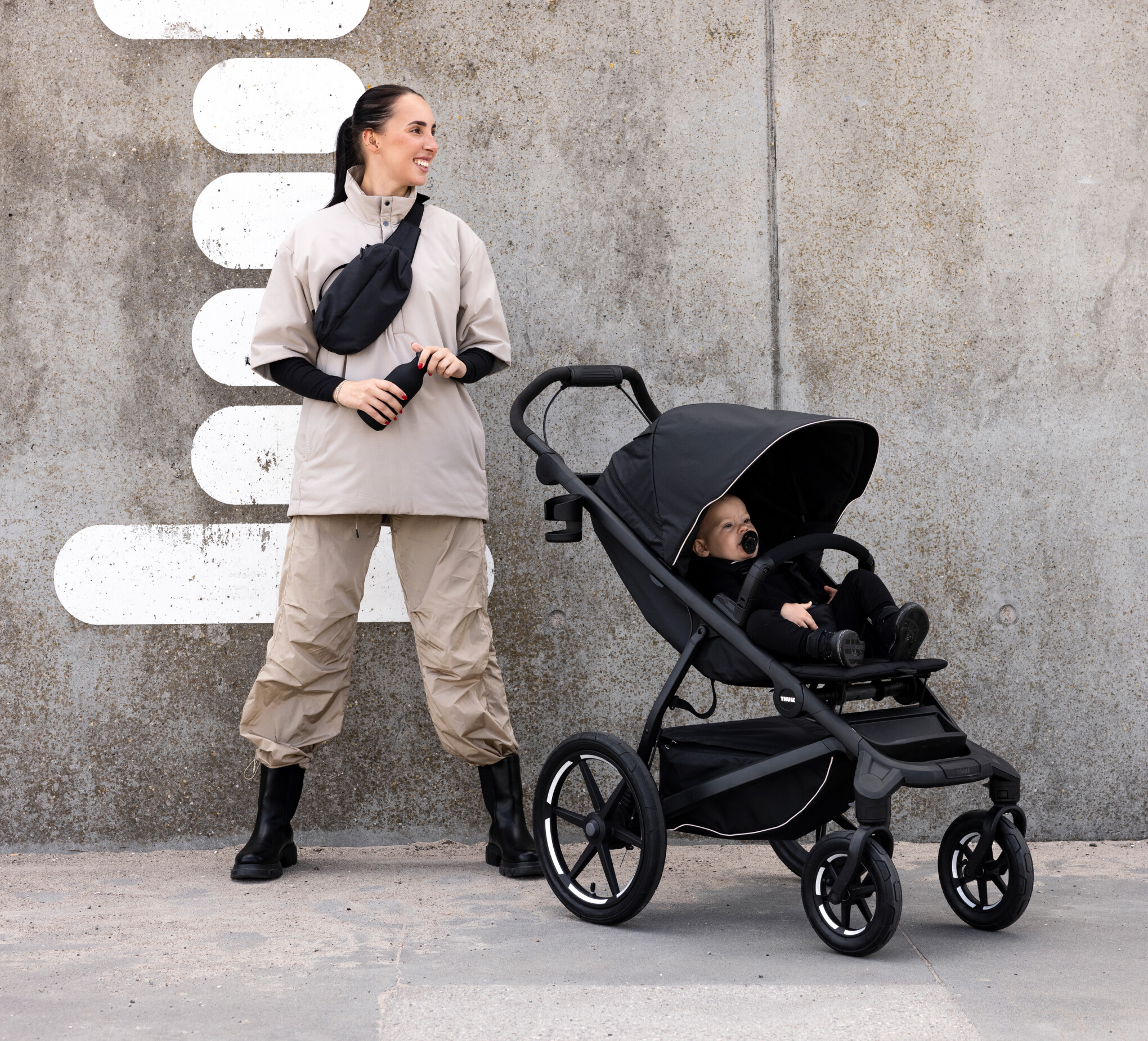 Thule Urban Glide 4 s magnetickou sponou - Dark Slate