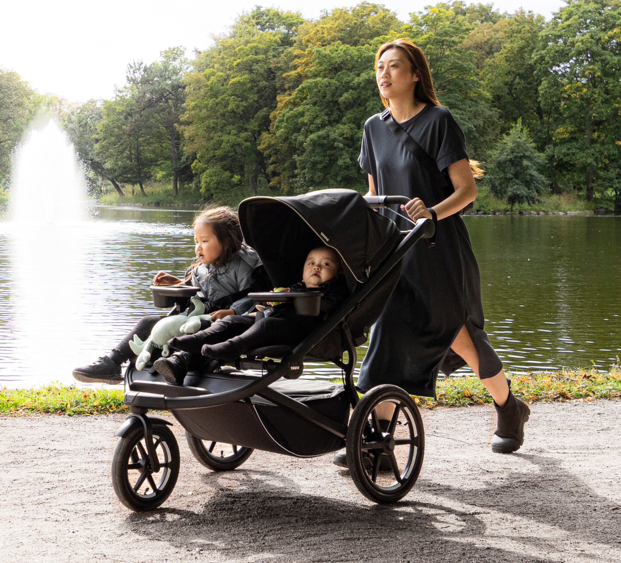 Thule Urban Glide 3 double black s magnetickou sponou