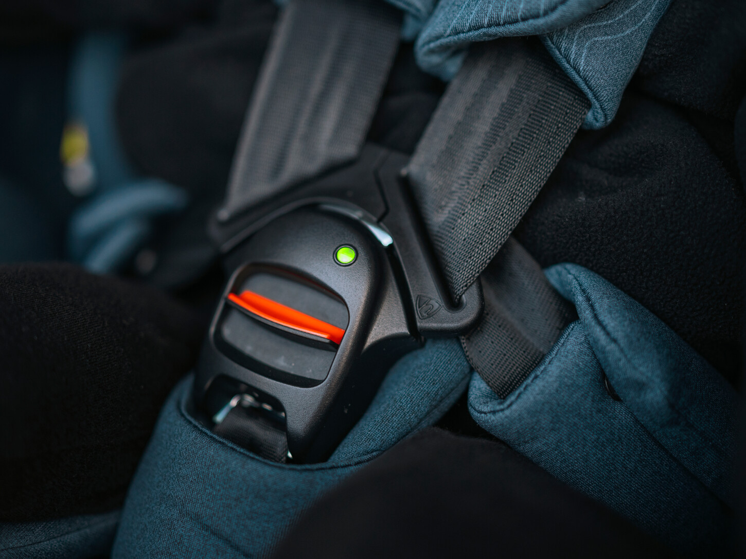 Thule Elm Connect 360 autosedačka Black