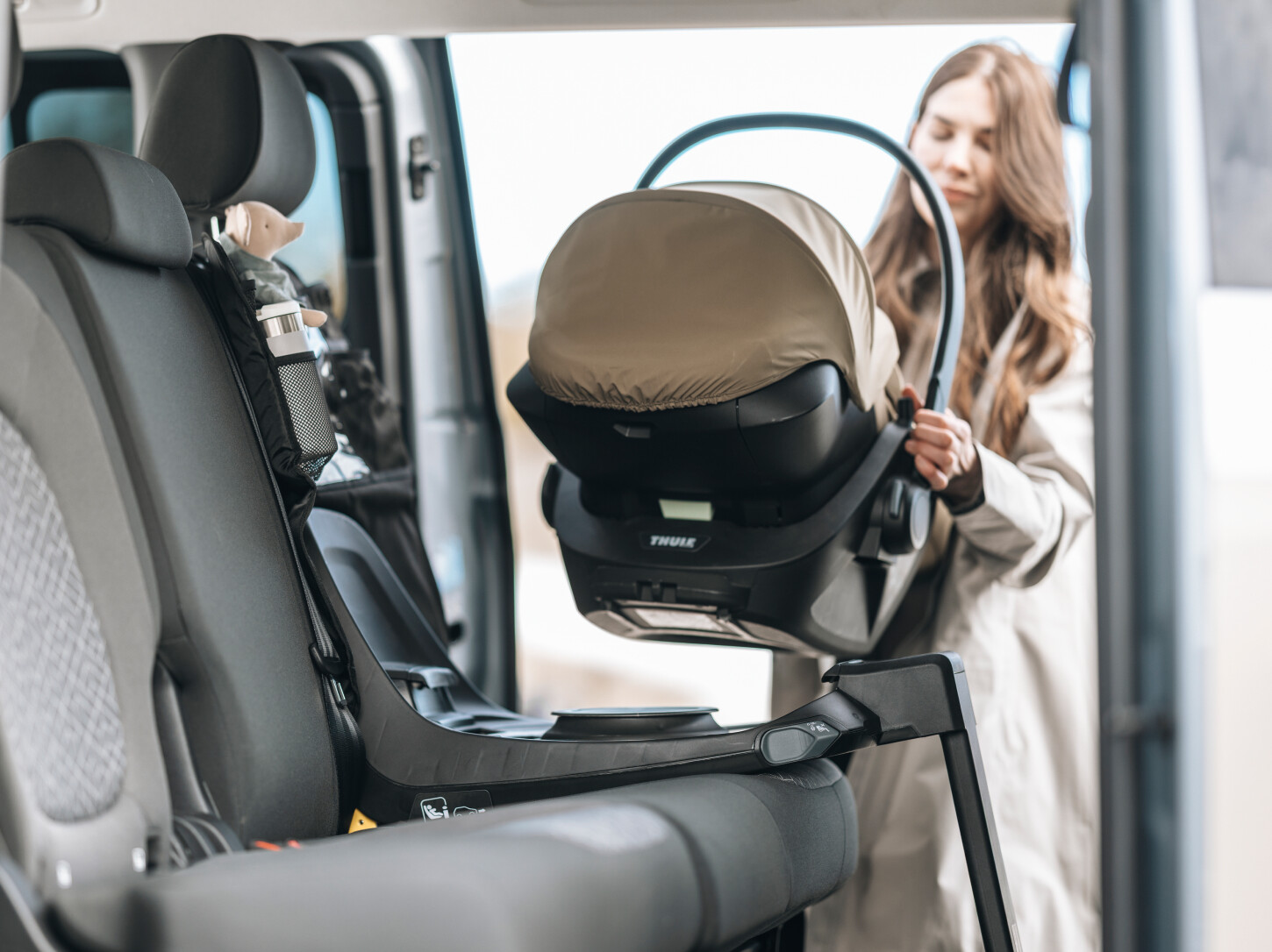 Thule Maple autosedačka Light Grey