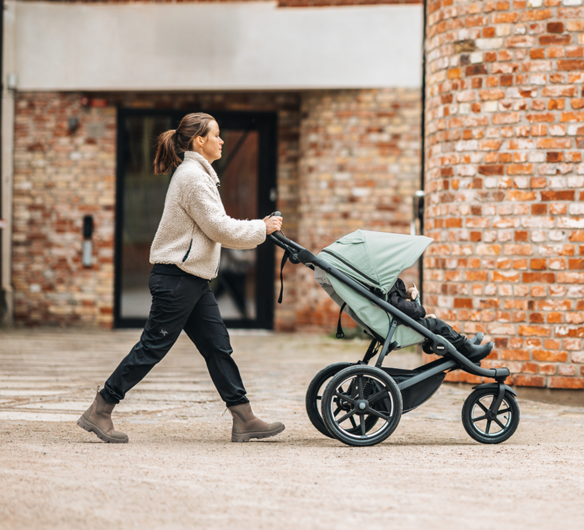 Thule Urban Glide 3 Dark Slate