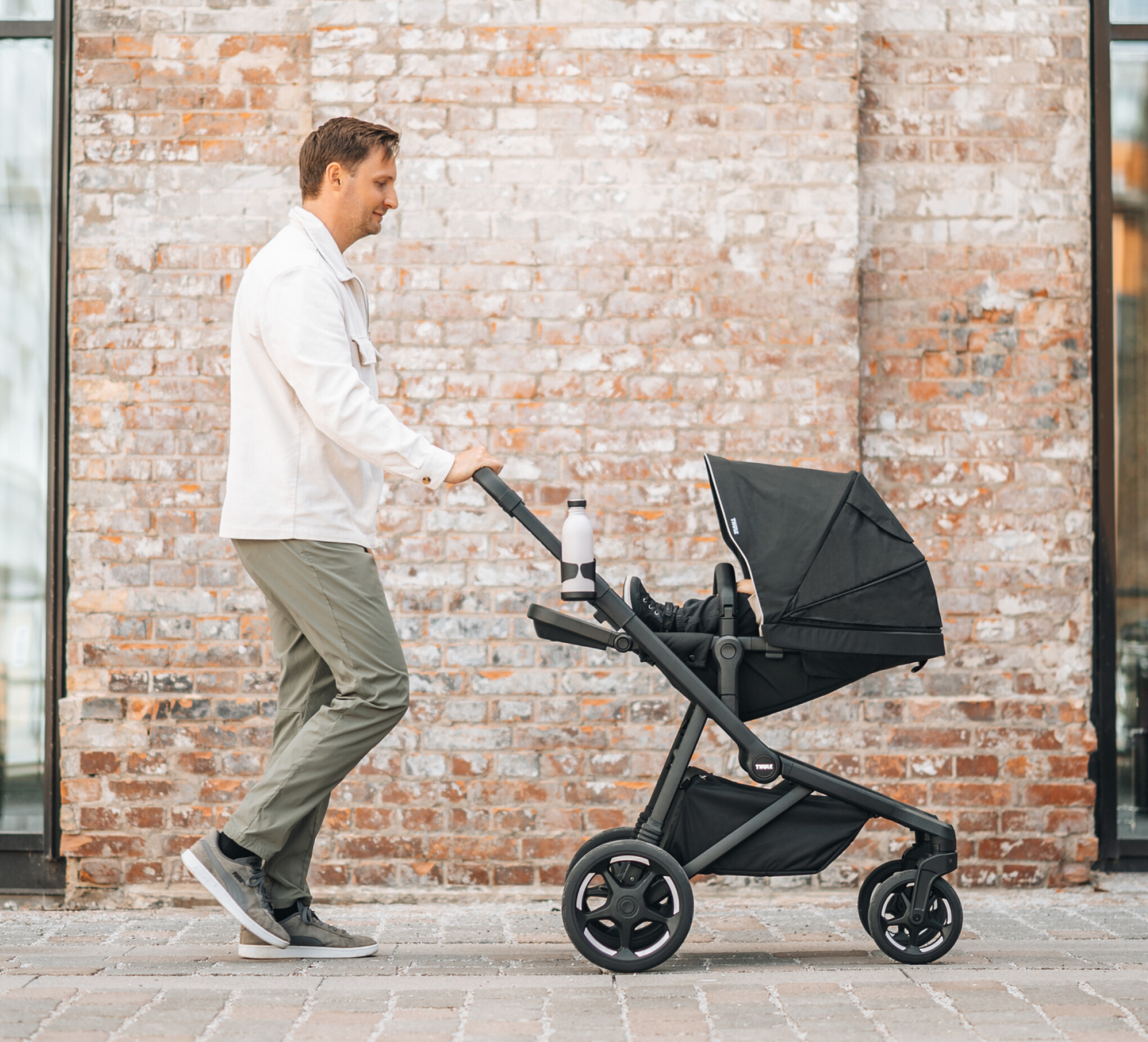 Thule Sleek 2 Tinted Taupe